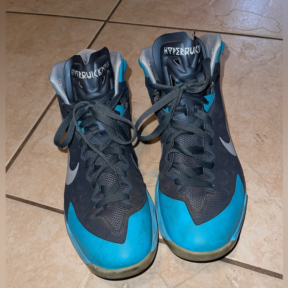 Nike HyperQuickness Basketball Shoes